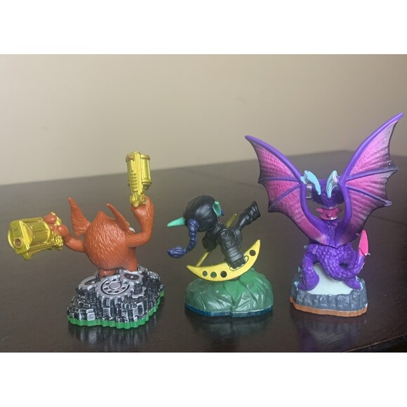 Skylanders Lot of 3 Figures - Trigger Happy, Cynder, Stealth Elf - Picture 3 of 7